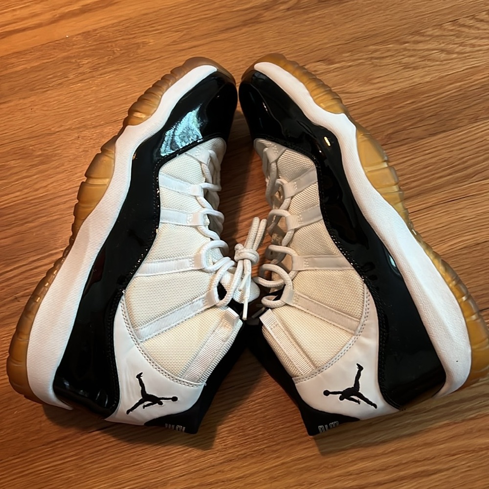 Deadstock. Size 13 2000 Jordan Retro XI Concord. - Picture 3 of 8